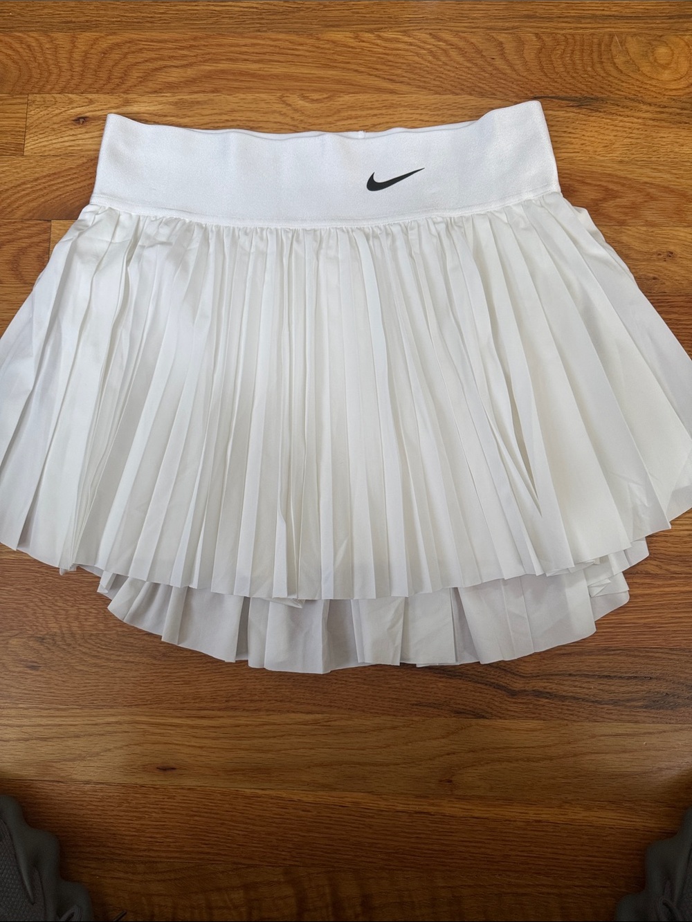 Nike White Pleated tennis Skirt